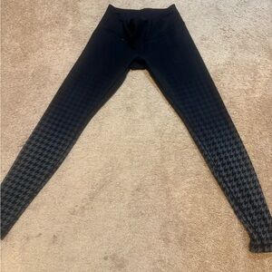 Lululemon Athletica Black Houndstooth Leggings